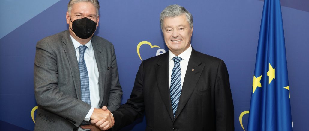 Петро Порошенко у Брюсселі провів зустріч з Генеральним секретарем Європейської народної партії Антоніо Лопес-Істурісом