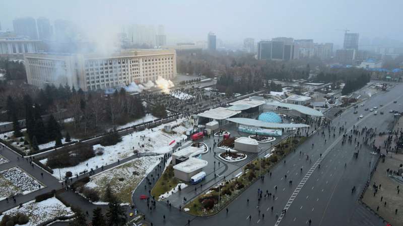 У Казахстані – Майдан. Президент просить Росію допомогти Можливо такий сценарій готують для України?