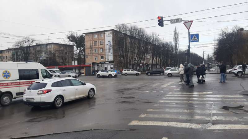 У Вінниці чули потужний хлопок на Вишеньці… Громадський транспорт працює, черги до банкоматів