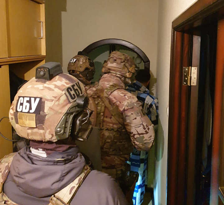 Виявлено угрупування яке виманило мільйони у довірливих громадян