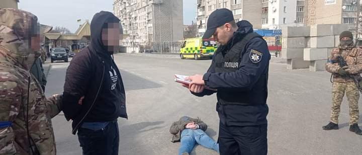 3000 євро за перетин кордону: поліцейські Вінниччини затримали двох чоловіків 