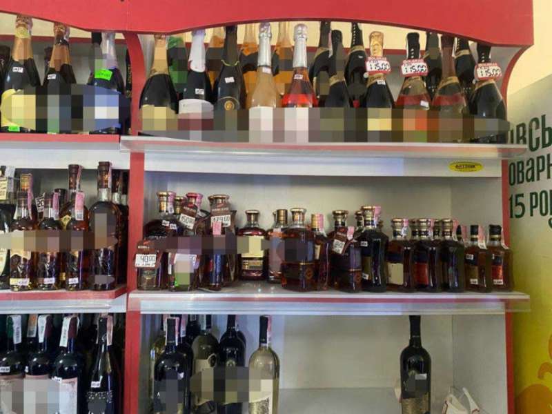 Тонну забороненого алкоголю поліція вилучила у трьох мікрорайонах Вінниці