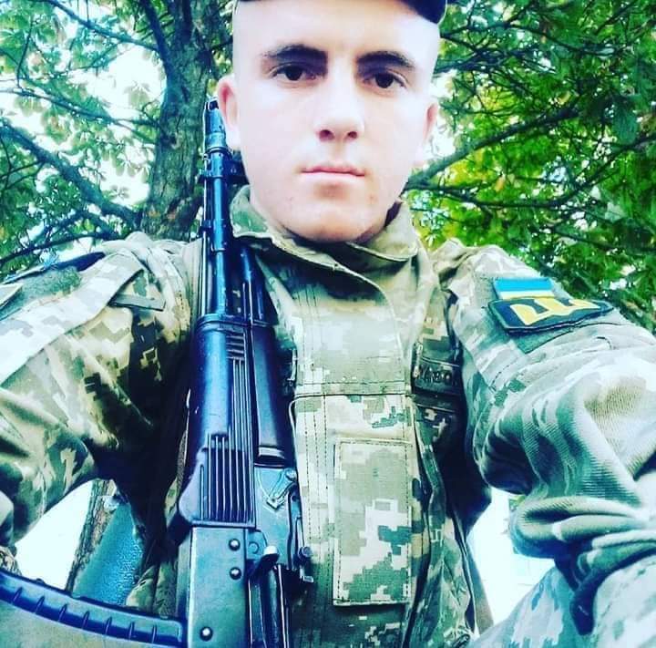 Герої не вмирають! В Каташині поховали захисника України