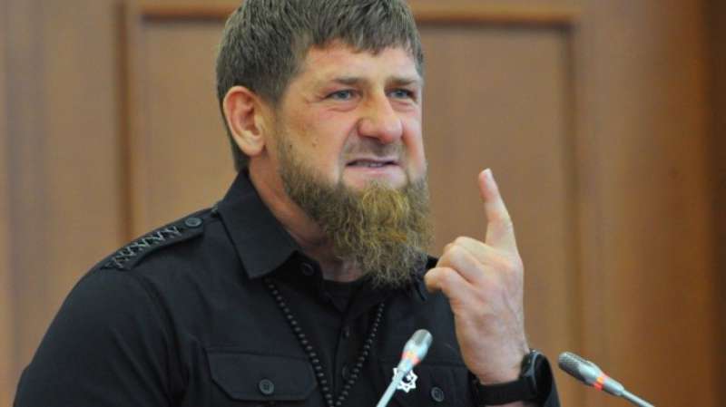 Рамзан Кадиров знаходиться в Україні й відсиджується в підвалі, повідомив Антон Геращенко