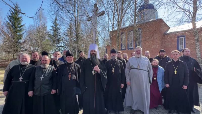 Священники московського патріархату Вінницької єпархії звернулись до українців не відбирати їхніх храмів