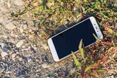 У техуніверситеті знайшли смартфон у траві