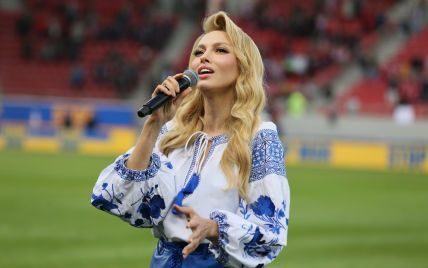 Вінничанка Оля Полякова заспівала колискову про війну в Україні