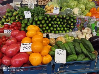 Передвеликодні ціни на ринках шокують вінничан: зелена цибуля від 180 грн, огірки – 100 грн.