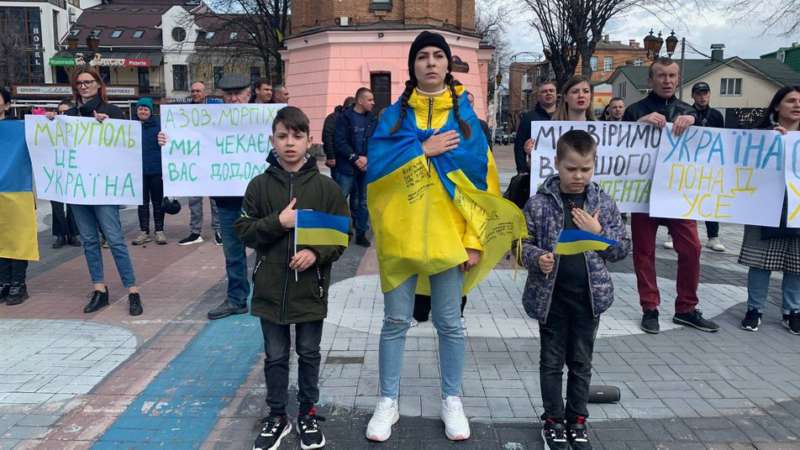 У Вінниці влаштували акцію підтримки військових та маріупольців