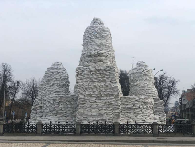 Гіркі і унікальні інсталяції