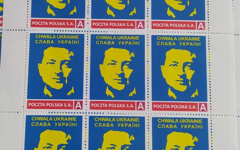 Поштова марка із Зеленським у Польщі розлетілася вмить