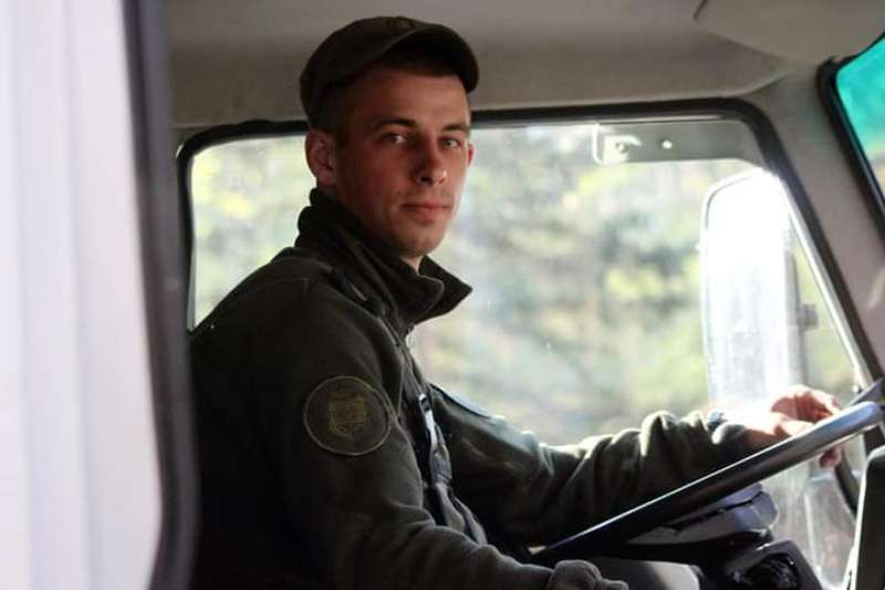 23-річний водій-гвардієць з Вінниччини під мінометними обстрілами доставляв боєприпаси і їжу побратимам