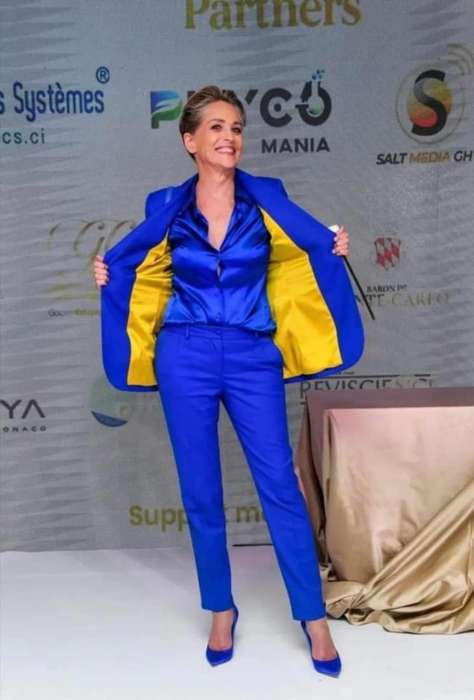 Шерон Стоун підтримала Україну, з’явившись на Каннському кінофестивалі у жовто-блакитному образі