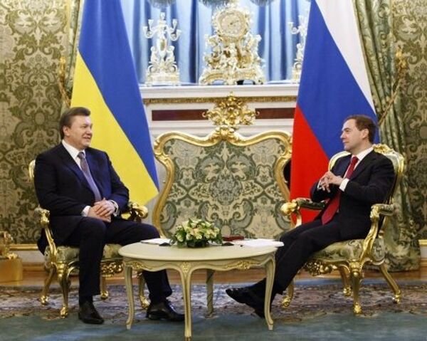 12 років тому Янукович відзначав 100 днів президенства. Або мова знаків в новітній історії України