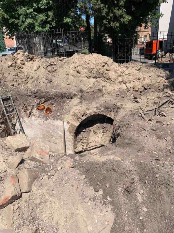 У Вінниці в підземеллях знайшли загадкову арку