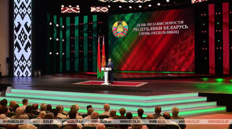 Лукашенко заявив, що у союзі Білорусі та Росії вже давно створено єдину армію