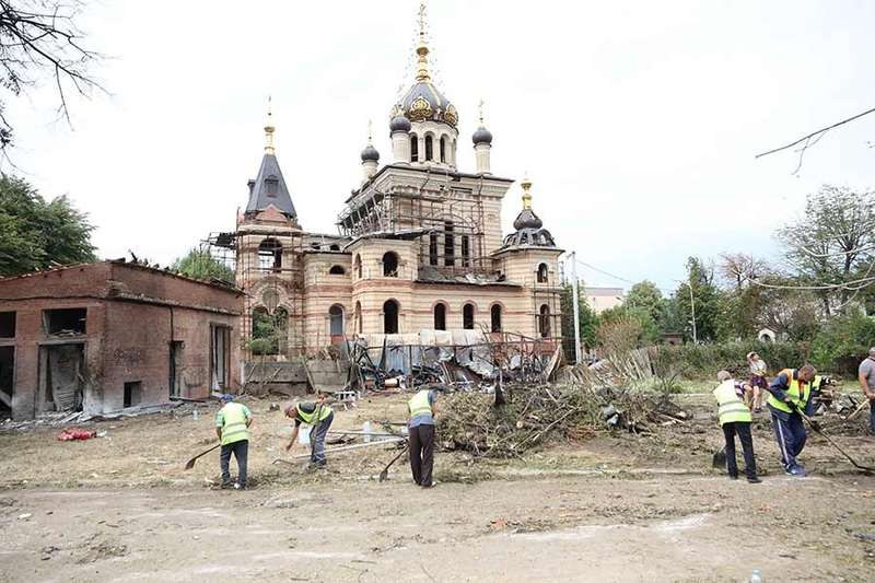 Церкву біля Будинку офіцерів, який розбомбили рашисти, вінничани пропонують зробити українським гарнізонним храмом