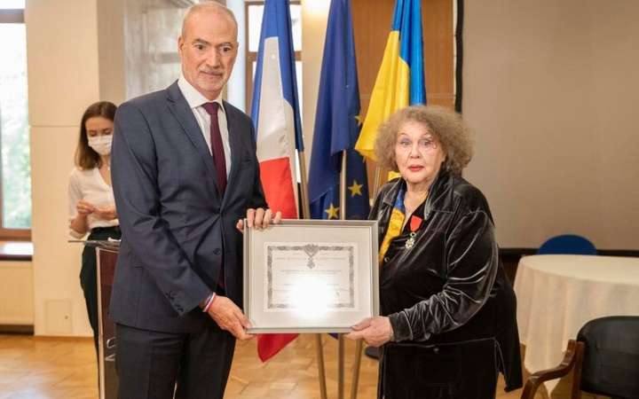Ліна Костенко отримала Орден Почесного легіону