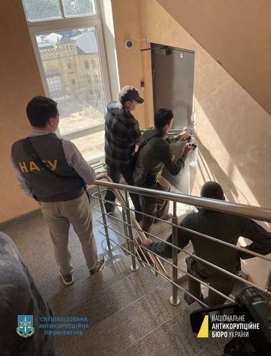 Співробітники контррозвідки СБУ та детективи НАБУ затримали керівника особистої охорони одного з народних депутатів України