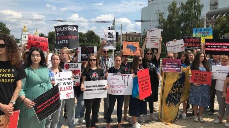 Родичі українських військовополонених з “Азовсталі” закликають світ визнати Росію державою-спонсором тероризму