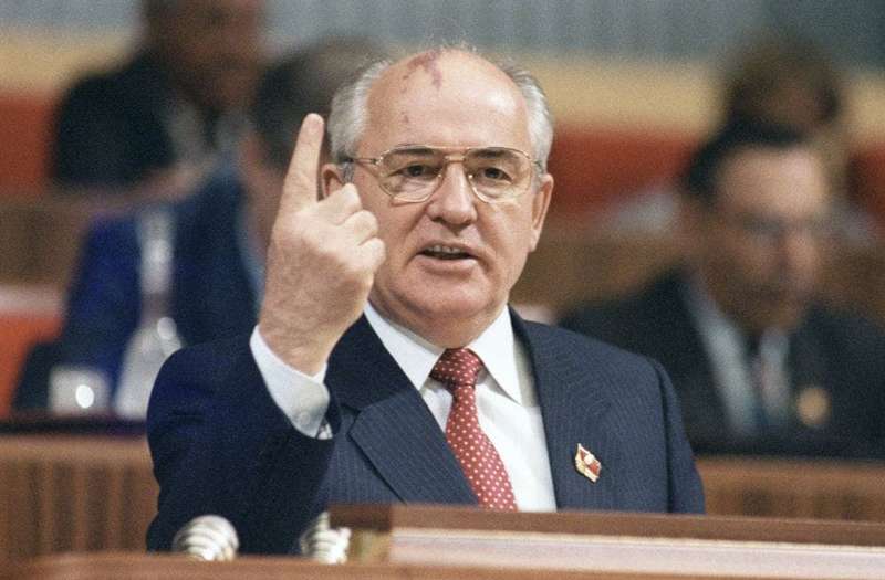 Помер Горбачов… Він розвалив СРСР