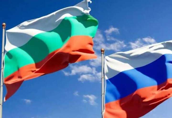 Болгарія зупинили видачу віз росіянам
