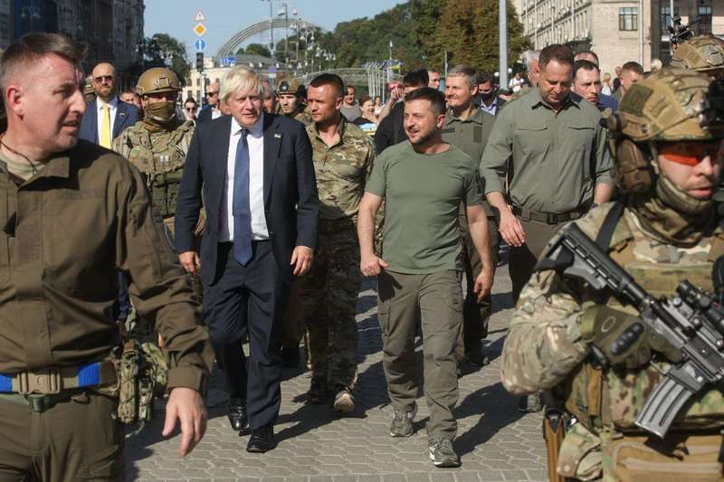 Джонсон врятував Київ від обстрілів в День Незалежності – політолог Давидюк