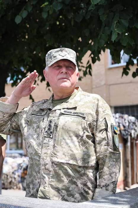 Генерал-лейтенанта Володимира Артюха Зеленський нагородив орденом «За заслуги»