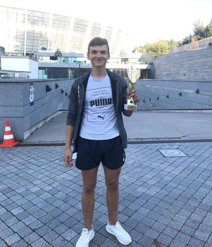 Чемпіон України з естафетного бігу – немирівчанин Артем Кахно