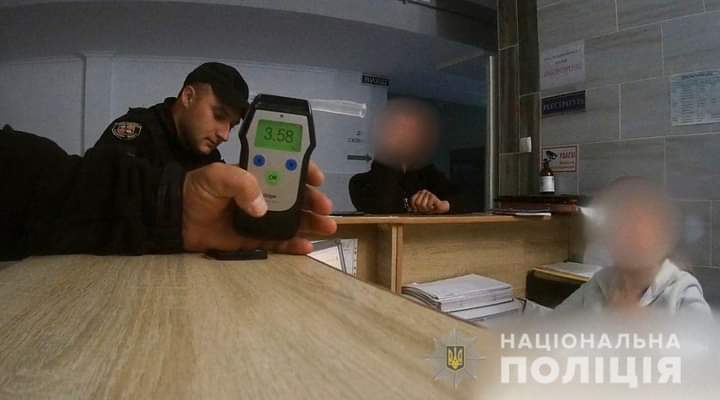 У Гайсинському районі п’яний водій за 7000 гривень намагався відкупитись від поліцейських