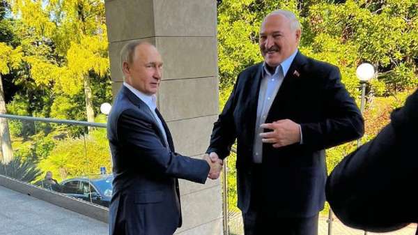 Лукашенко у Путлера обговорює «непростий період»
