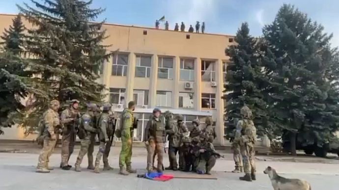 Українські військові остаточно звільнили Лиман (відео)