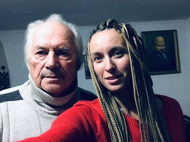 “Цього дня я боялася з 4 років”, – Ярина Чорногуз з фронту написала про смерть свого дідуся-письменника