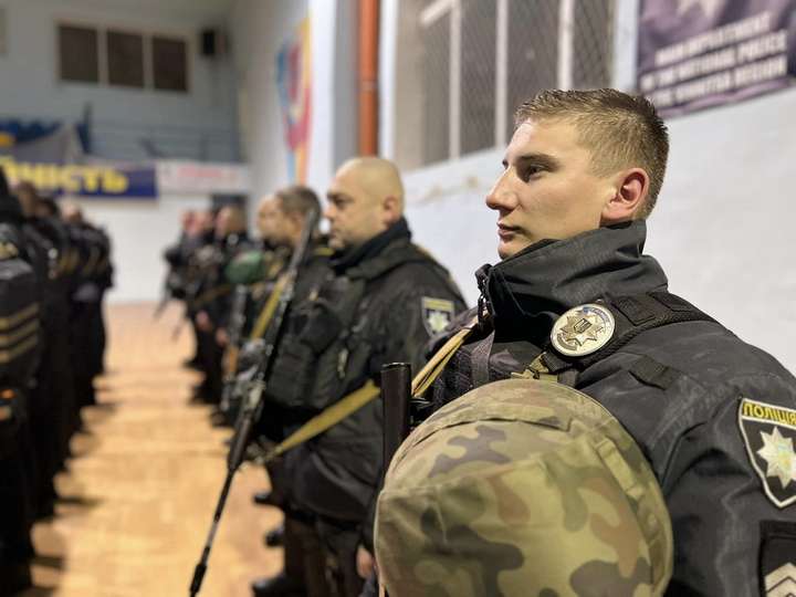 Загін вінницьких поліцейських вирушив на деокуповані території Харківської області