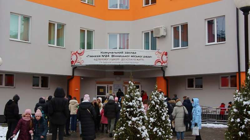 На шкільному ярмарку у Вінниці зібрали майже 150 000 грн для ЗСУ