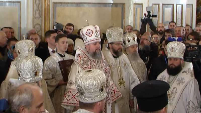 Митрополит Епіфаній завершив службу в Києво-Печерській Лаврі під охороною поліції