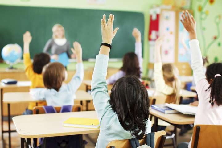 Чому у Вінниці виник дефіцит коштів на зарплати вчителям?