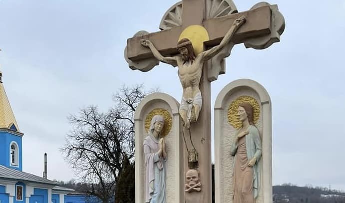 На Вінниччині у церкві УПЦ (МП) розбили вікна та зламали хрест