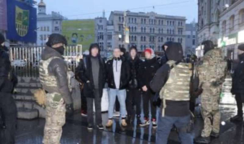 Вже і на Вінниччині представники молодіжного руху «ПВК Редан» збирались на масову бійку