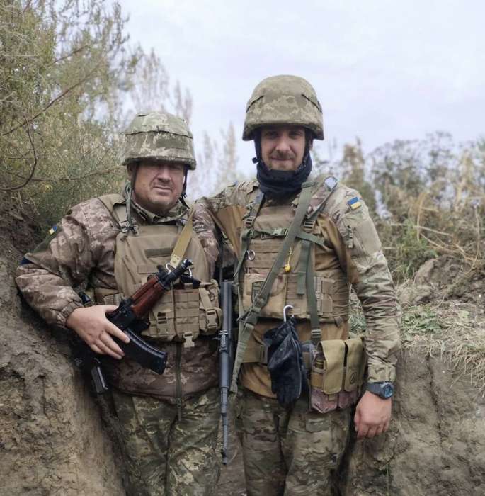 Екс-голова Липовця з сином Тарасом боронять Україну на фронті