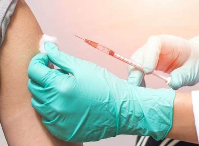 Антиковідний карантин триває: вінничан закликають вакцинуватись