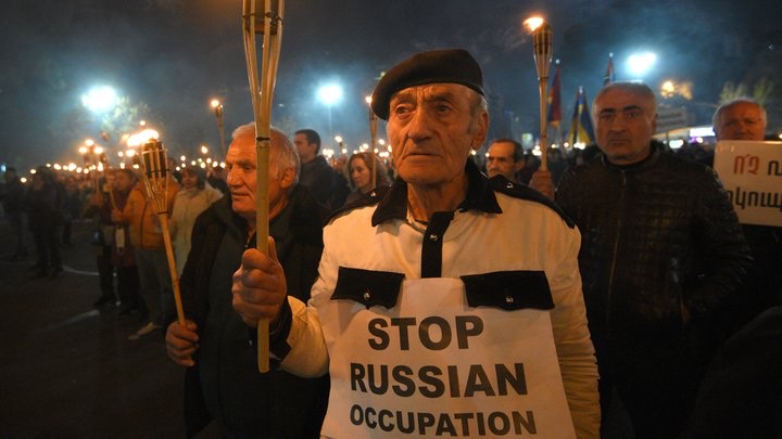 А ще не так давно у Вірменії були мітинги проти приїзду Путлера