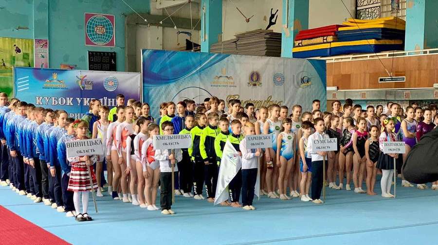 Триває Кубок України та Чемпіонат України  серед юнаків та дівчат зі стрибків на акробатичній доріжці