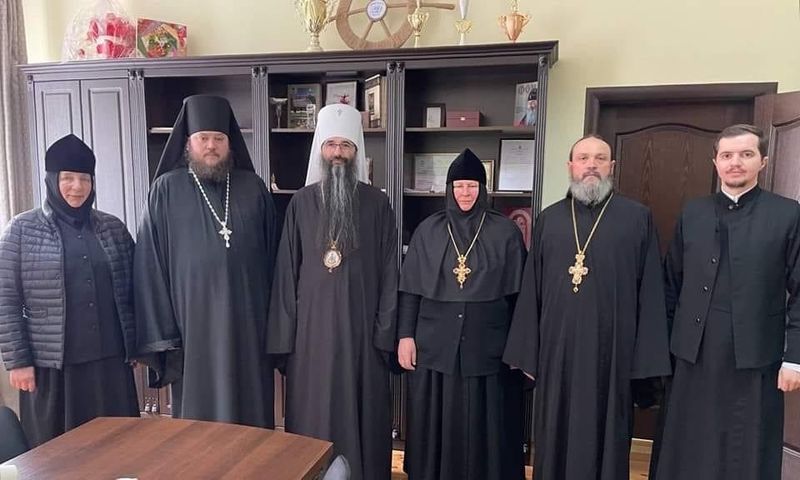 Коли в Україні забороняють МП, у Вінниці відкривають монастир «в єдності із Кірілом»