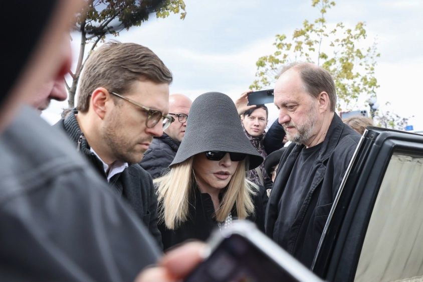 Пугачова приїхала в Москву на похорони Юдашкіна