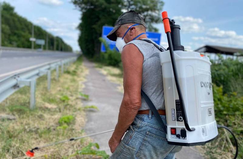 У Вінницько-Хутірському окрузі  знищують борщівник і амброзію