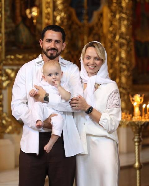 Маремуха з чоловіком-французом похрестила сина в Києві