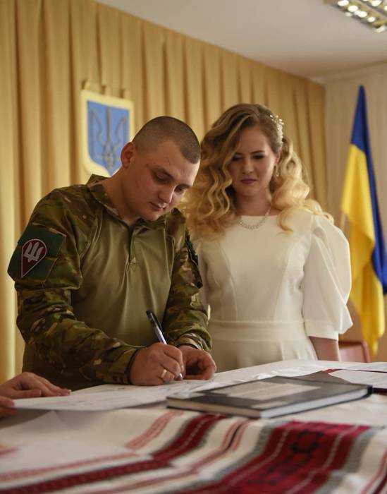 Герой України Дмитро Тодоров став на весільний рушник у Тульчині
