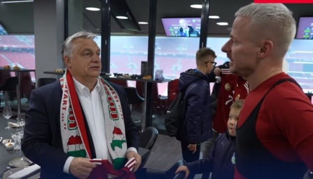 Путін має компромат на Орбана