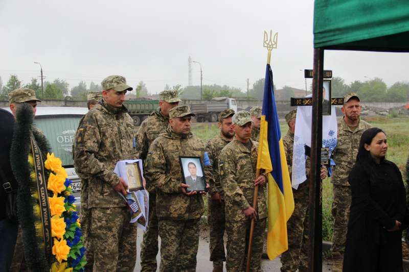 Назавжди до Вінниці повернувся загиблий на фронті Герой